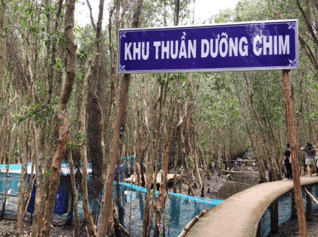 Khu thuần dưỡng chim trong làng nổi Tân Lập