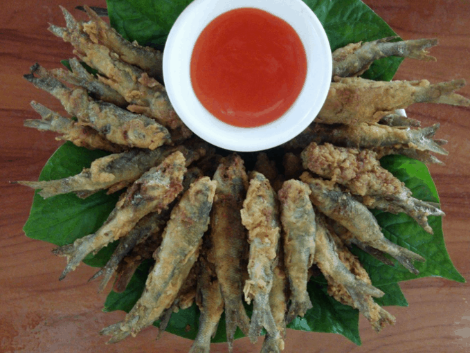 Cá chiên giòn đặc sản làng nổi Tân Lập