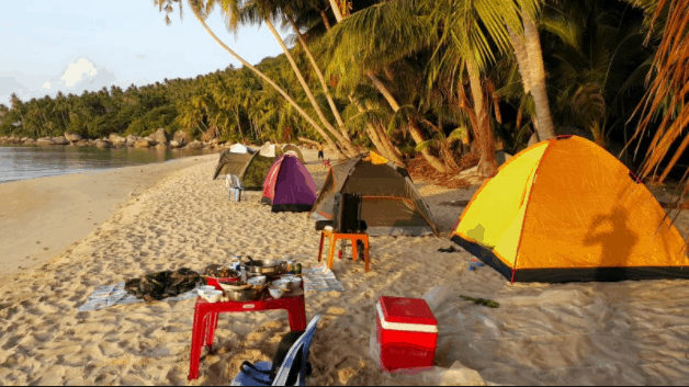 Cắm trại bên bờ biển Nam Du