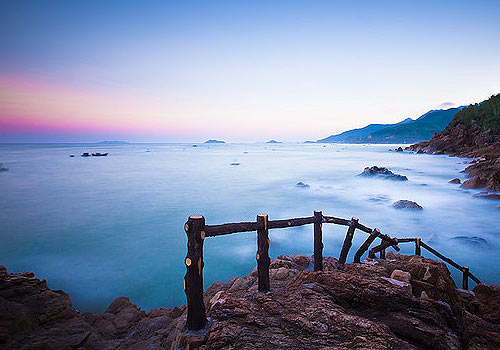 Đến với khu du lịch Ghềnh Ráng để tìm hiểu về truyền thuyết bao đời (Ảnh ST)