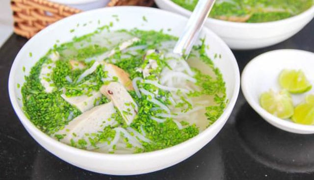 Bánh canh hẹ là một đặc sản của Phú Yên, có hương vị cực thơm ngon, hấp dẫn (Ảnh ST)