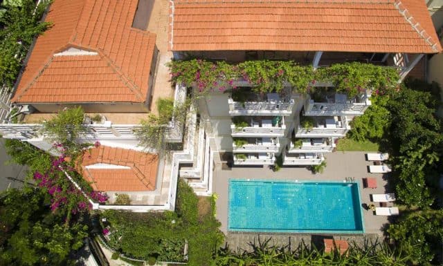 Quang cảnh khách sạn từ trên cao (Ánh ST)
