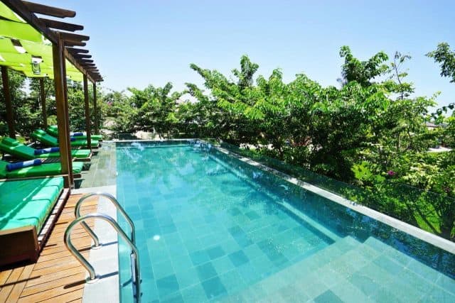 Khách sạn được tích hợp thêm hồ bơi (Ảnh ST)