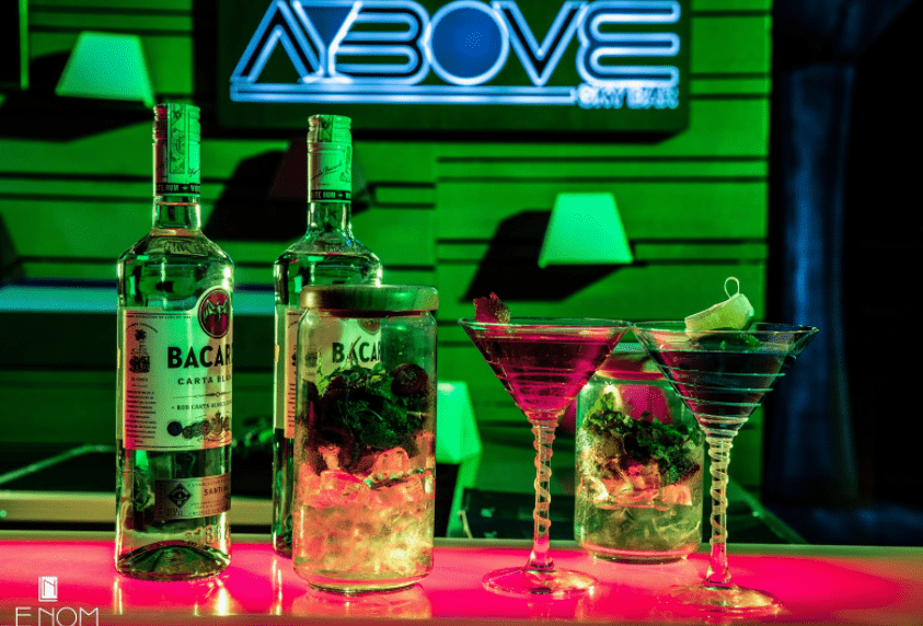 Thưởng thức những đồ uống ngon tại quán Above Sky Bar Thưởng thức những đồ uống ngon tại quán Above Sky Bar
