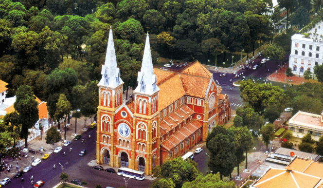 Nhà thờ Đức Bà (sưu tầm) saigon prince hotel