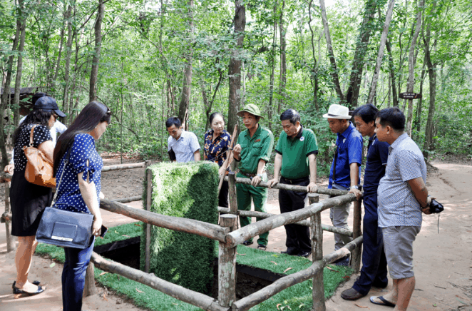 Bạn sẽ được giới thiệu qua về địa đạo trước (Sưu tầm) kinh nghiệm du lịch địa đạo củ chi