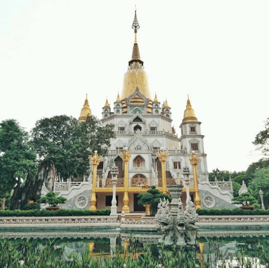 Kiến trúc giống một ngôi chùa của Thái Lan (sưu tầm) các địa điểm vui chơi ở quận 9
