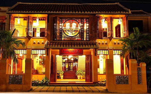 Khách sạn lung linh trong đêm (Ảnh ST)