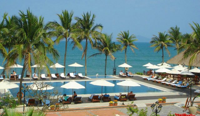 "Victoria Hoi An Beach Resort & Spa" tự hào có hồ bơi ngoài trời và cung cấp các phòng nghỉ đầy đủ tiện nghi với truy cập Wi-Fi miễn phí (Ảnh ST)