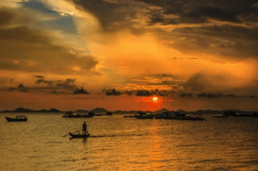 Hoàng hôn trên đầm Đông Hồ 