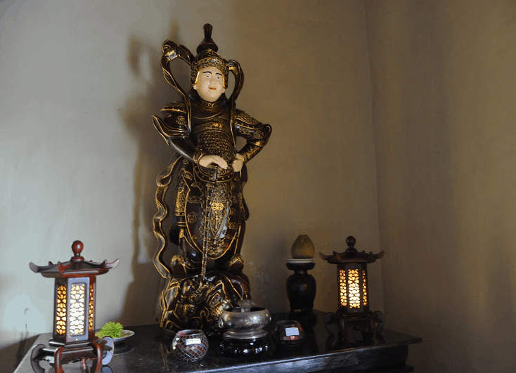 Gian thờ của chùa