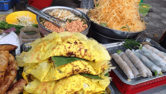 Khu chợ Hà Tiên có rất nhiều quán ăn vặt