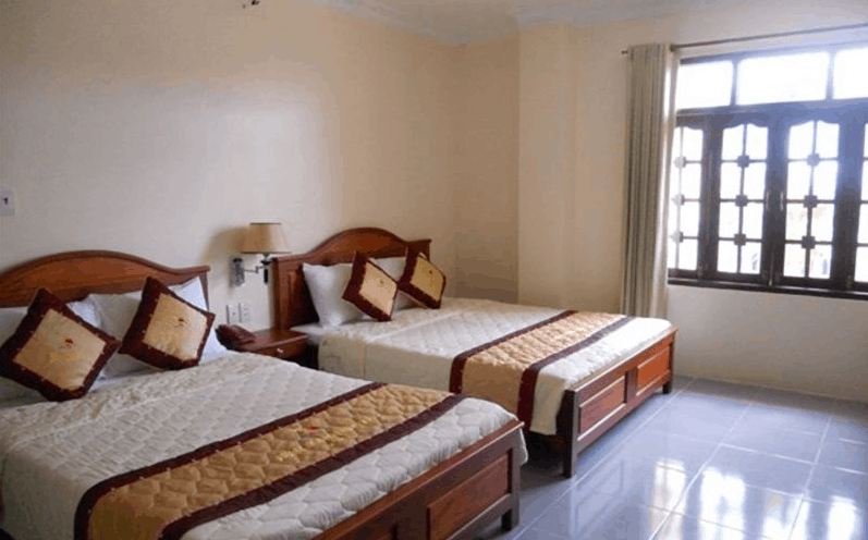 Phòng ngủ khách sạn sạch sẽ, thoáng đãng