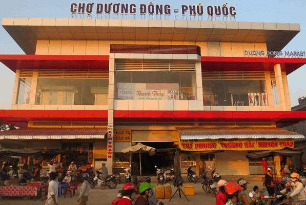 Phía ngoài chợ Dương Đông Phú Quốc