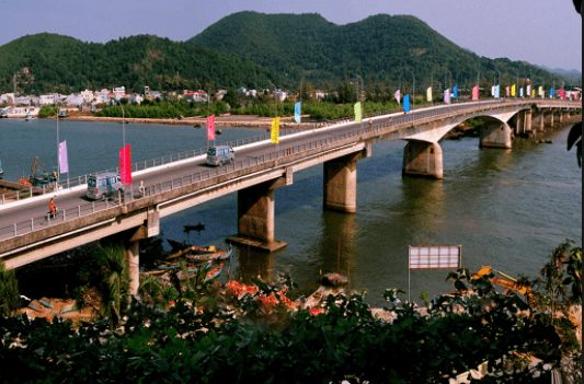Cây cầu dẫn đến núi Tô Châu