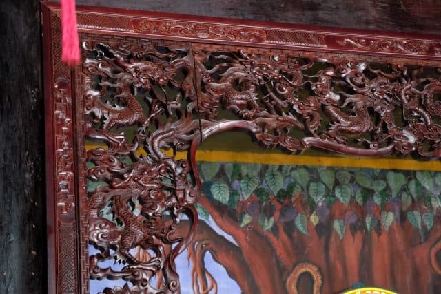 Những họa tiết chạm khắc theo lối kiến trúc xưa (Ảnh ST)