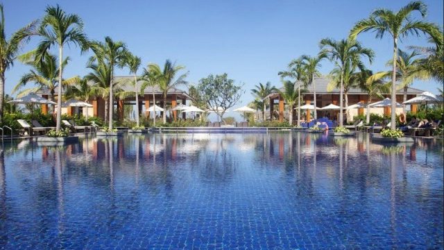 Là một trong số những resort Hội An đẹp dọc bãi biển Cửa Đại, Sunrise Premium Resort Hội An với 222 phòng nghỉ cùng biệt thự có view nhìn ra biển thoáng đãng (Ảnh ST)