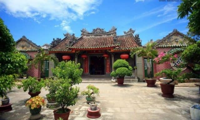 Hội Quán Dương Thương được xem là ra đời sớm nhất từ năm 1741 (Ảnh ST)