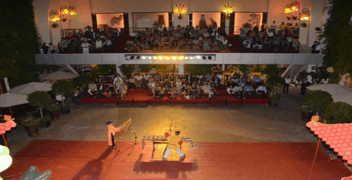 Thưởng thức các tiết mục âm nhạc truyền thống tại Rex SaiGon Thưởng thức các tiết mục âm nhạc truyền thống tại Rex SaiGon