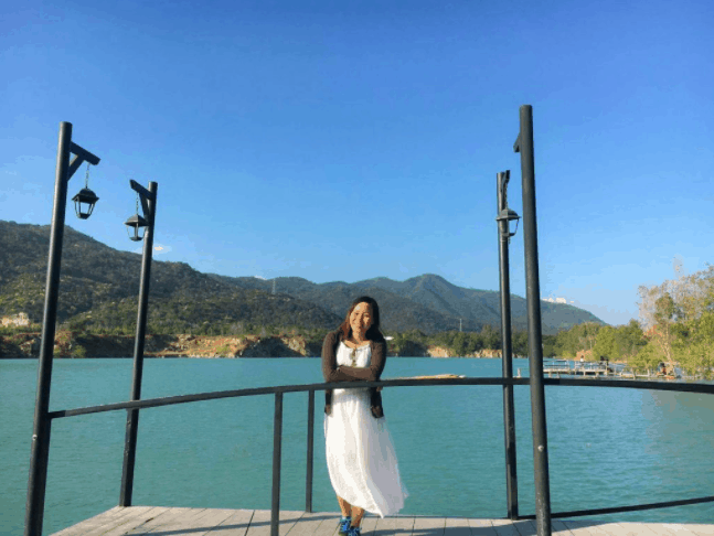 Khung cảnh Hồ đá xanh dễ khiến hiểu nhầm bạn đang bên trời Tây ( Ảnh ST) Khung cảnh Hồ đá xanh dễ khiến hiểu nhầm bạn đang bên trời Tây ( Ảnh ST)