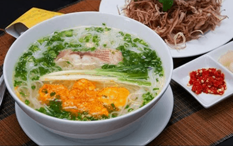 Bún cá Kiên Giang ở những quán bình dân nơi phố chợ hoặc gánh hàng rong