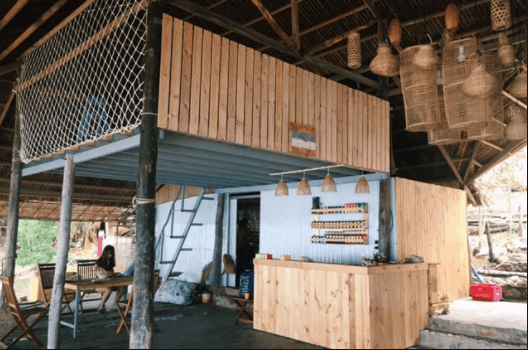 Bãi Sỏi Beach được xây dựng bằng những vật liệu thiên nhiên