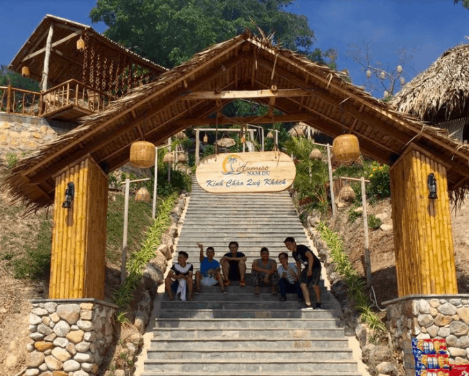 Cổng vào khu resort Humiso