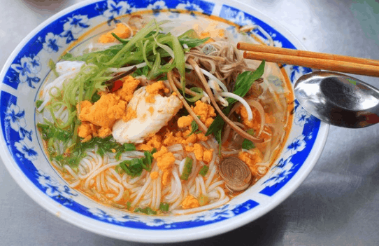 Tô bún cá Kiên Giang hấp dẫn người ăn