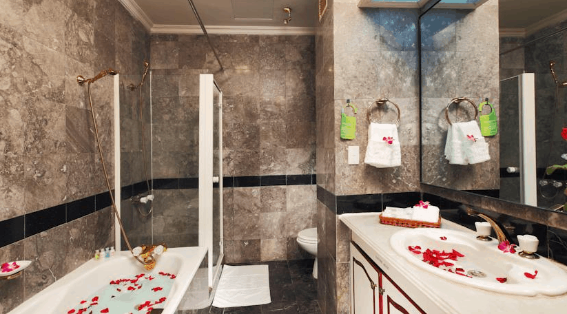PhÃ²ng táº¯m ÄÆ°á»£c trang trÃ­ má»t khÃ´ng gian lÃ£ng máº¡ng