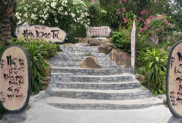 Những cảnh đẹp tuyệt vời nơi mộ Hàn Mặc Tử (Ảnh ST)