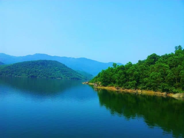 Điểm du lịch thiên nhiên, hoang sơ Hòn Chảo (Ảnh: ST)
