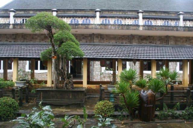 Khuôn viên của Đan viện Thiên An (Ảnh ST)