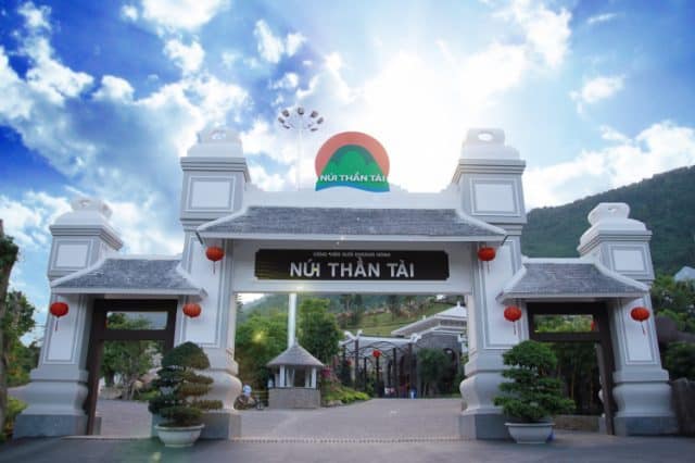 Khu du lịch núi Thần Tài - một địa điểm hấp dẫn du khách (Ảnh: ST)