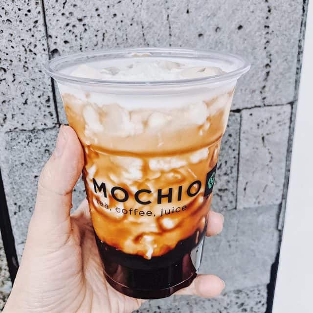 Sữa tươi trân châu đường đen tại Mochio Tea