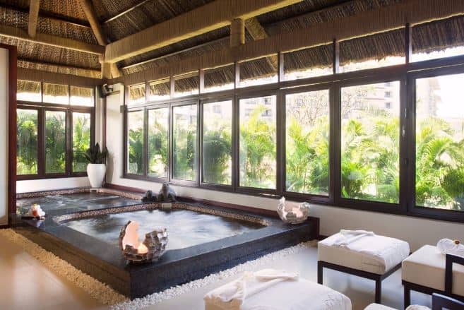 bể tắm thư giãn Jacuzzi Vinpearl Phú Quốc