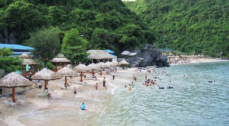 Bãi tắm Cát Cò Cát Bà