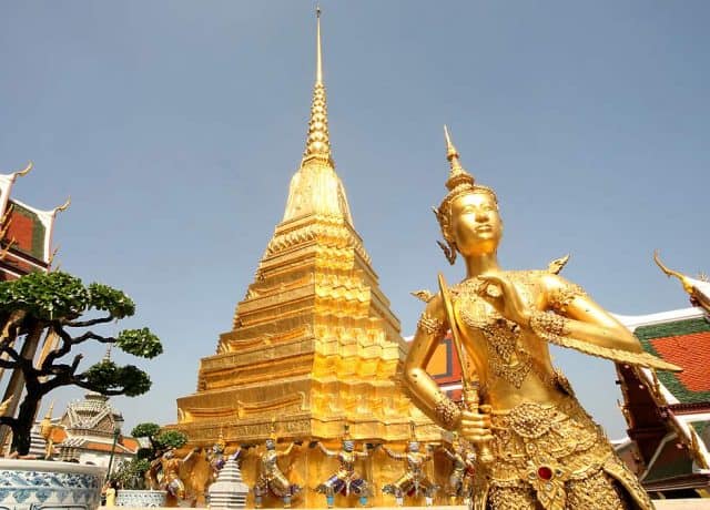 Tượng Phật bằng vàng tại Wat Phra Kaew (Ảnh ST)