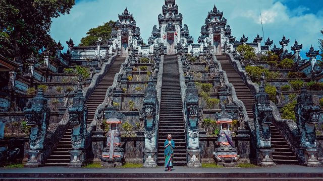 "Pose ảnh ngàn like" với cánh cổng trời Bali đẹp chất ngất - Vntrip.vn