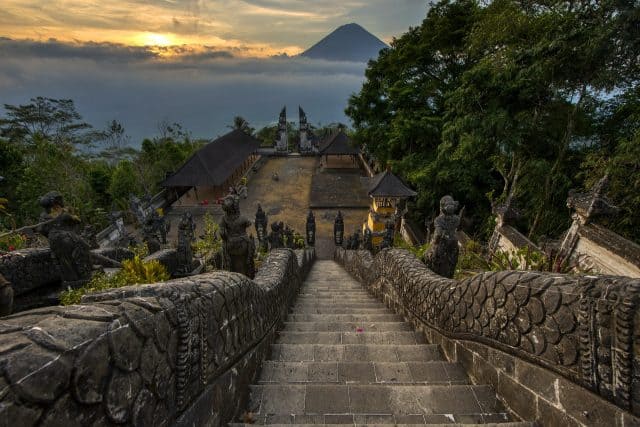 "Pose ảnh ngàn like" với cánh cổng trời Bali đẹp chất ngất - Vntrip.vn