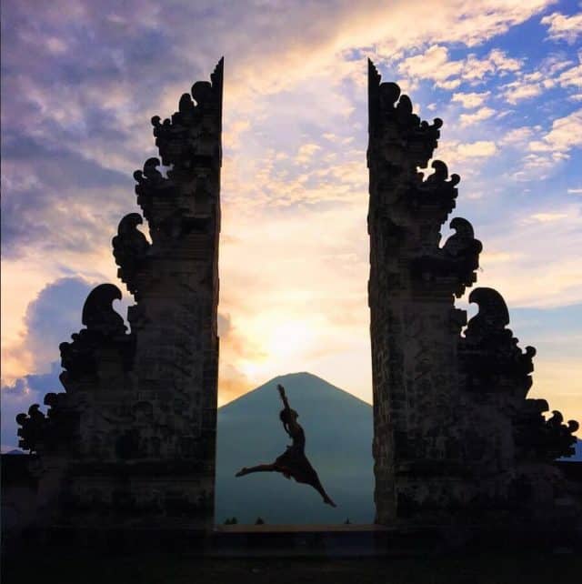 "Pose ảnh ngàn like" với cánh cổng trời Bali đẹp chất ngất - Vntrip.vn