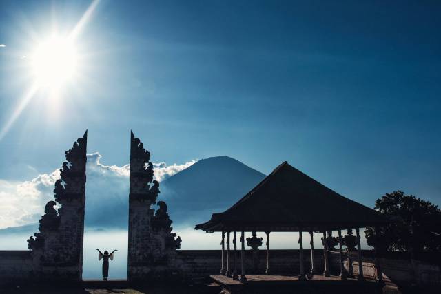 "Pose ảnh ngàn like" với cánh cổng trời Bali đẹp chất ngất - Vntrip.vn