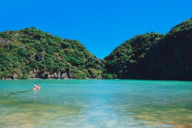 Chèo thuyền Kayak ở Đảo Mắt Rồng