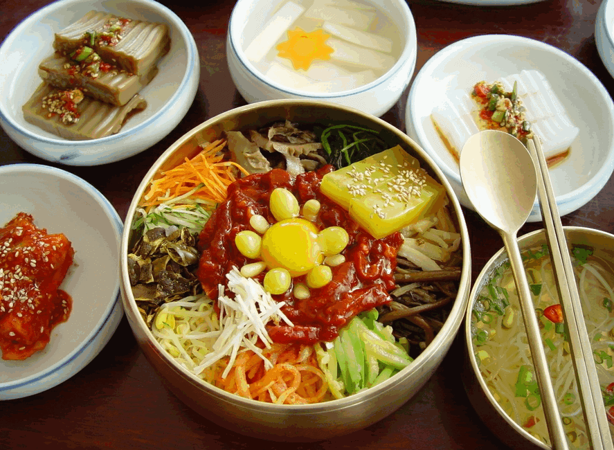 Món ăn chay đầy màu sắc tại Lễ hội Thái Lan (Ảnh ST)