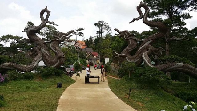Khu du lịch Lá Phong Đà Lạt (Ảnh: ST)