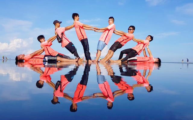 "Cực hot" với Sky Mirror ở Malaysia - Gương mặt trời khổng lồ