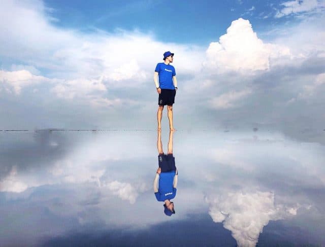 "Cực hot" với Sky Mirror ở Malaysia - Gương mặt trời khổng lồ