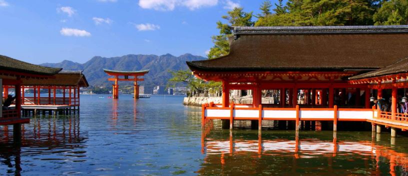 toàn cảnh đền Itsukushima