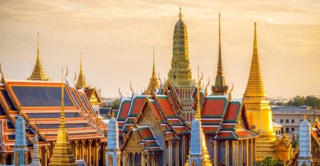 Nhiều tòa tháp lớn trong chùa (Ảnh ST)