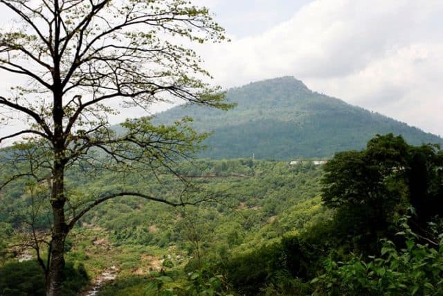 Vẻ đẹp nguyên sơ thơ mộng của núi Sóc Xiêm