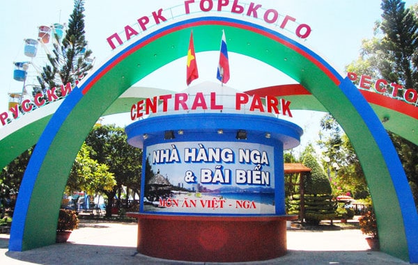 Central Park Nha Trang - Hồ bơi trên biển lớn nhất thành phố